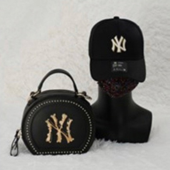 Ny purse and hat set - Picture 5 of 8